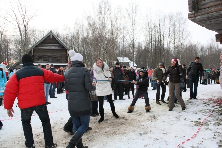 8 января под Великим Новгородом прошел праздник фольклора и ремесел «Святки в Витославлицах»