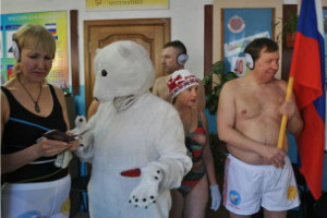 Алтайские "моржи" голосовали в трусах