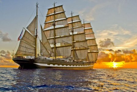 Легендарный парусник «Крузенштерн» откроет борт для петербуржцев