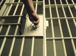 Полицейский батецкого района сам задержал подозреваемого в грабеже