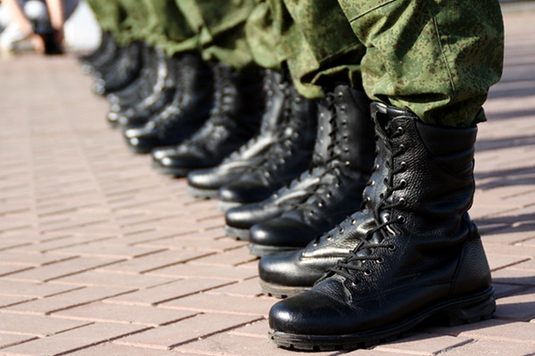 Почти 3 тысячи молодых петербуржцев пополнят ряды российской армии нынешней осенью